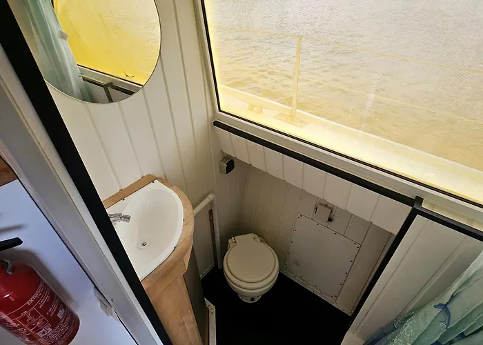 Botel Sur L'eau Confort *