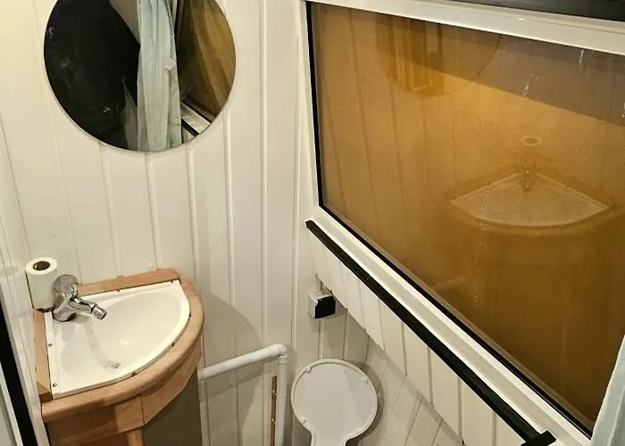Botel Sur L'eau Confort